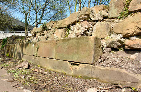 Wall near Cox Street - showing some of the neatly cut 'ashlar' stones