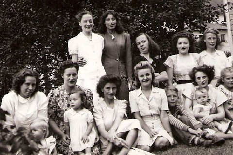 Cecilia is front row, middle, with dark hair