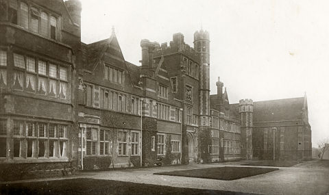 King Henry VIII school