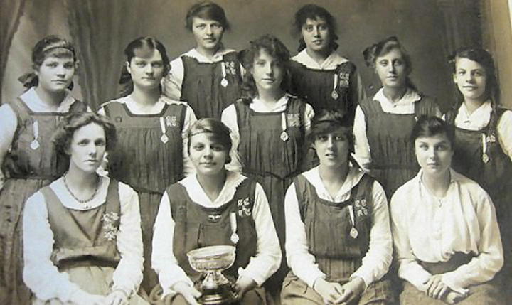 1918 team photo