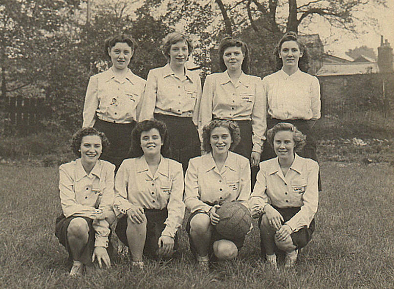 Lester and Harris factory Netball Team