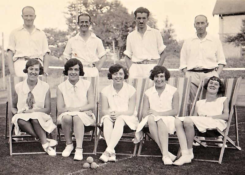 Arthur Linnett and tennis group