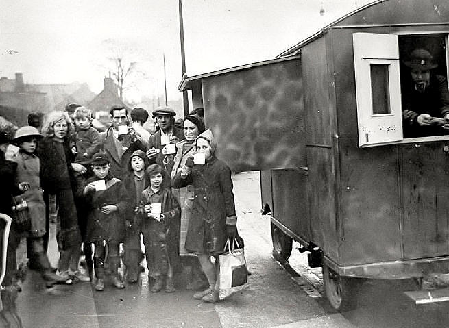Wartime mobile food kitchen