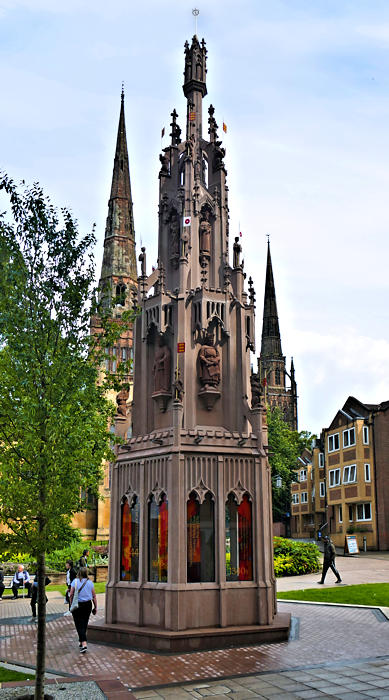 The modern replica of Coventry Cross, July 2023