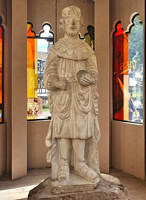 Statue of King Henry VI